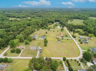 9700 Autumn Cir, Davidson, NC 28036