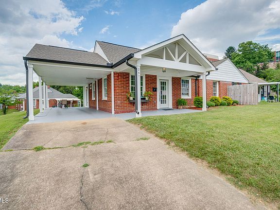 3rd image of 247 Cherokee Village Dr