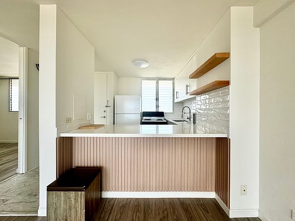 5th image of 99-70 Kauhale St #502