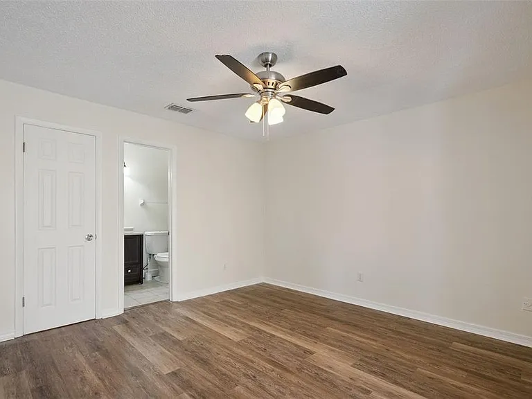2725 Mayer St — Photo 17