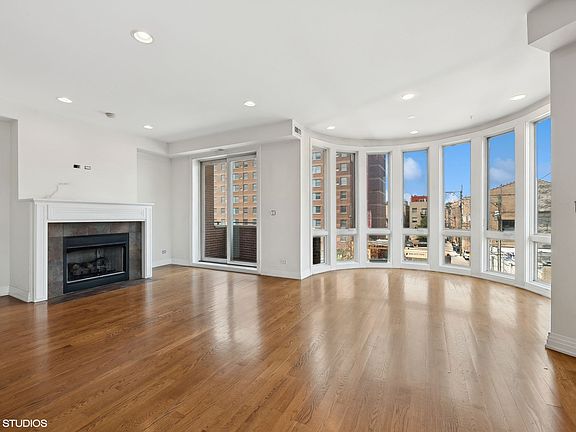 3rd image of 2741 N Sheffield Ave #2N