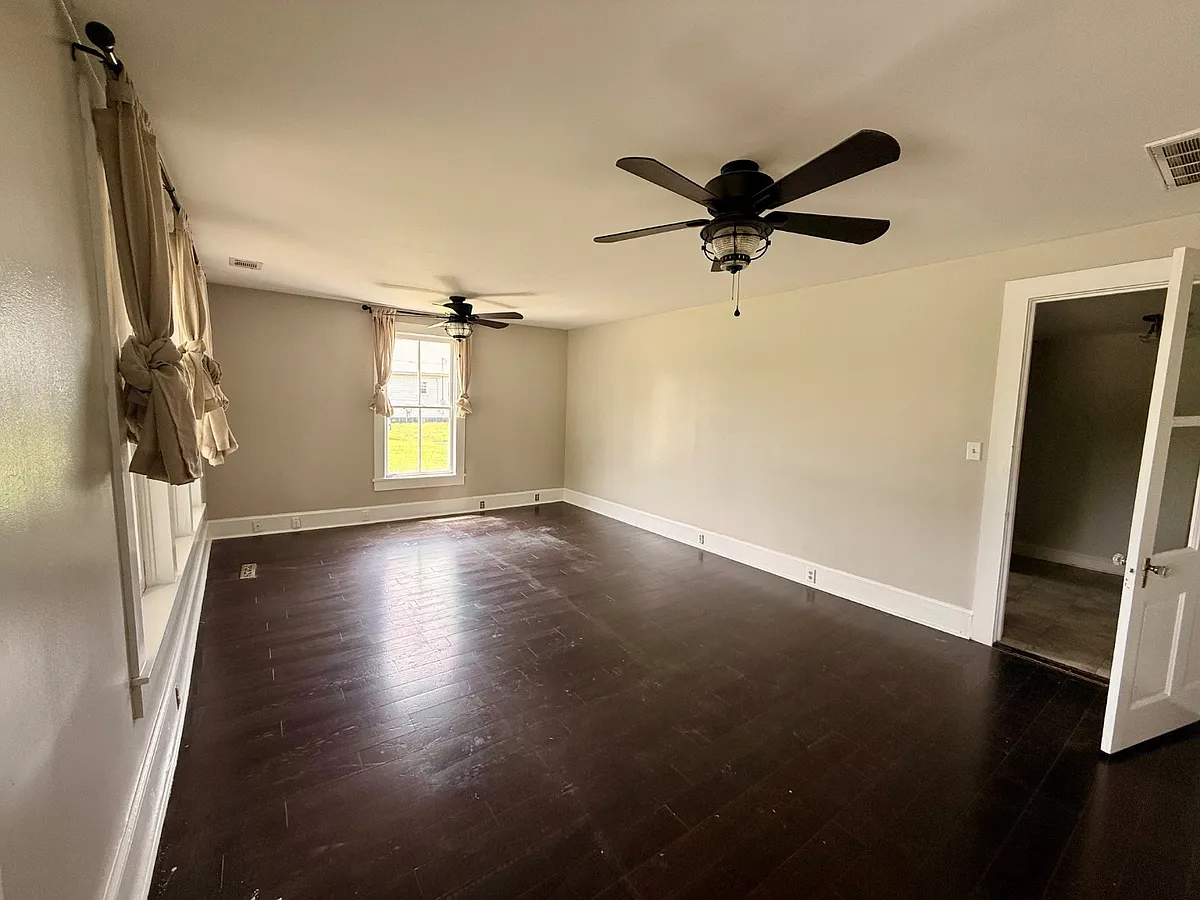 Property Photo - 621 N Church St