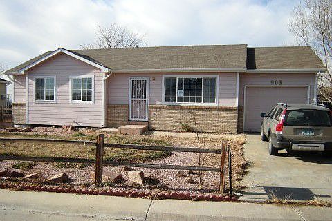 1st image of 903 Greenwood Ct