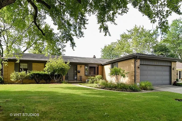 1441 Maple Ln photo 1