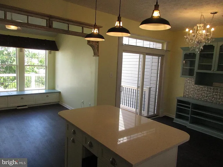 1024 Jeanett Way — Photo 8