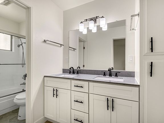 5th image of 544-550 S 6th St #9