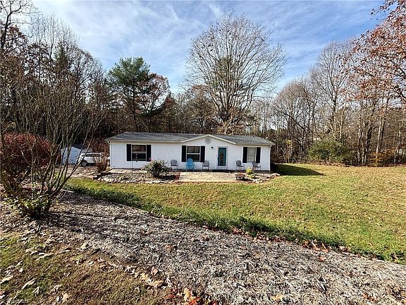 2nd image of 632 Nelson Ln
