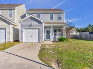 69 Thornbury Dr, Rocky Point, NC 28457