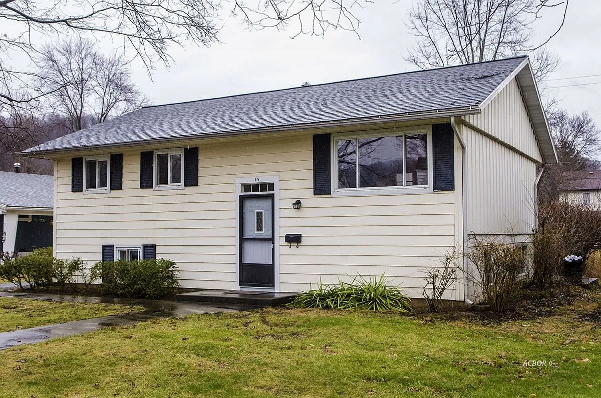 15 Avon Pl photo 1