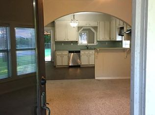 125 N Shirley St, Alvin, TX 77511