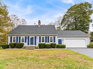 20 Daniel Dr, North Kingstown, RI 02852
