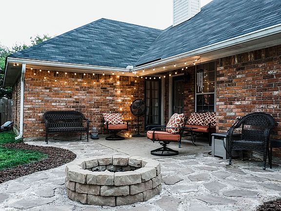 3rd image of 5909 Clearview Cir