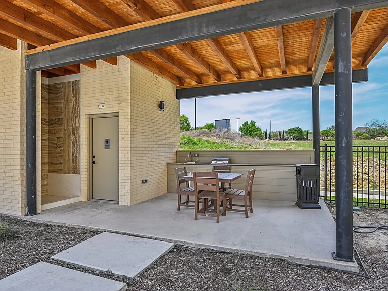 Fort Worth Meadows Apartments — Photo 23