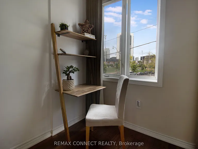 565 Shuter St — Photo 19