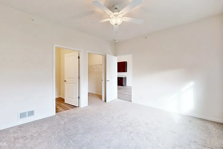 3 bed, 2.5 bath, 2400 sqft, $3,400 — Photo 1