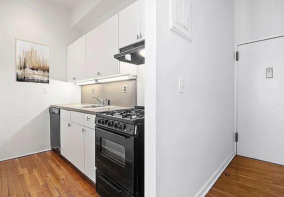 4th image of 121 Pacific St #A3c