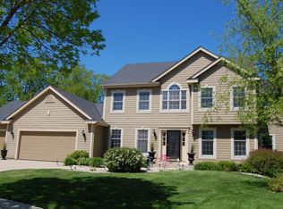 1018 Meadowlark Ct, Grafton, WI 53024