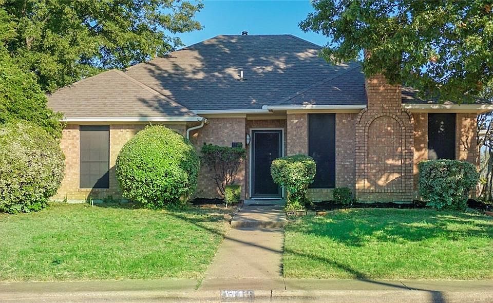 1st image of 1301 Aviary Dr