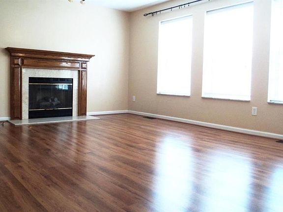 4th image of 321 Eddington Dr