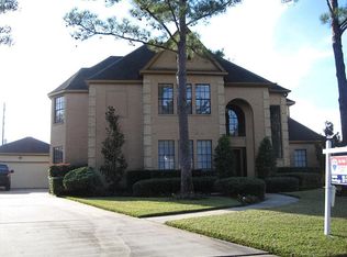 927 Holly Hill Dr, Sugar Land, TX 77498