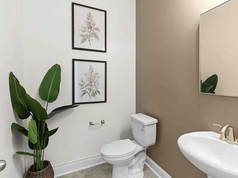 499 Bedford Dr — Photo 13