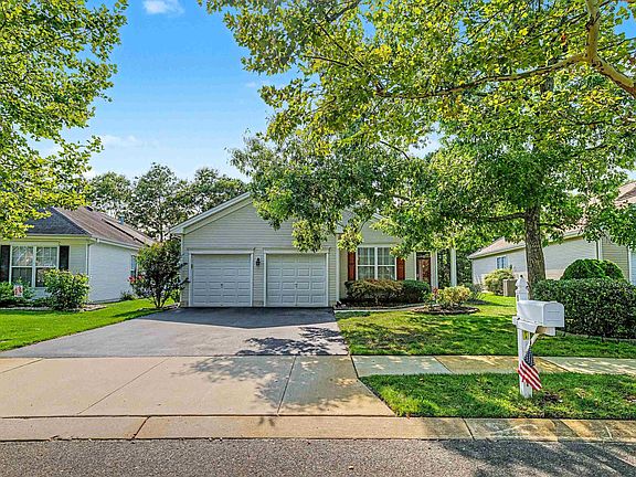 3rd image of 147 Brewster Dr