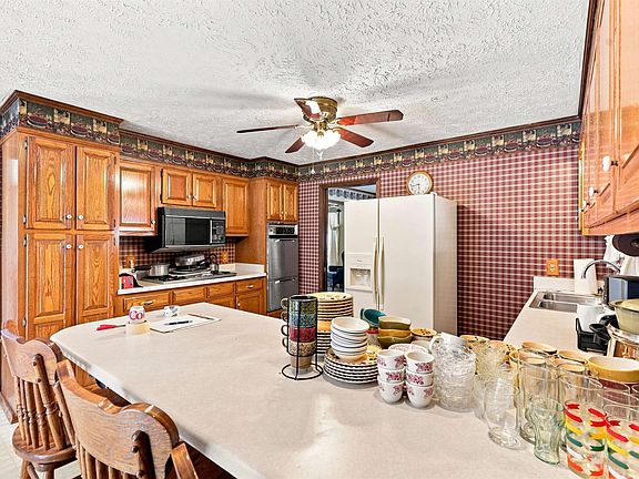 5th image of 1250 Clifft Rd