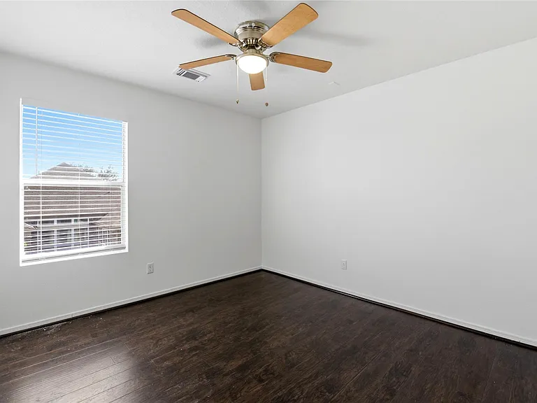 18427 Grove Brook Ln — Photo 36