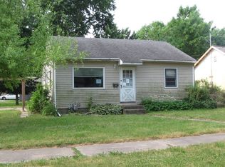 961 15th Pl NE, Mason City, IA 50401