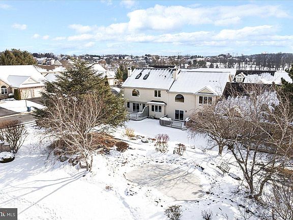 5th image of 153 Fountain Dr