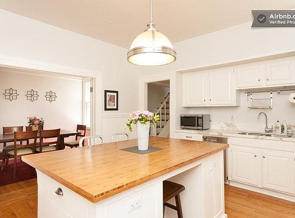 3rd image of 215 Elsie St
