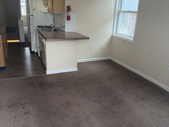 4th image of 1008 Clifton Ave APT B