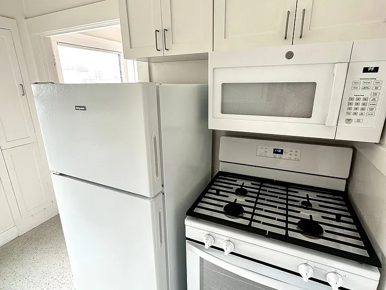 2490 California St — Photo 11