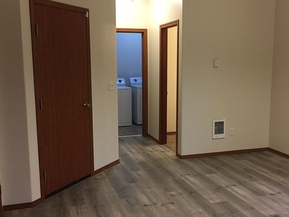 3rd image of 1206 E 51st St