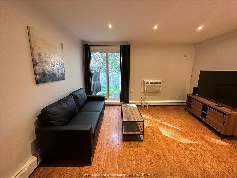 200 Emma St #1 — Photo 3