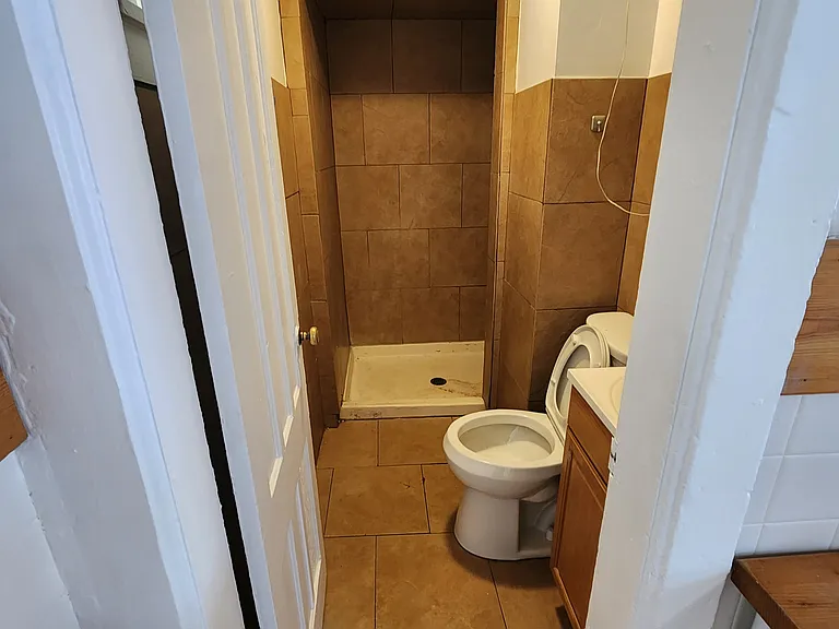 53 Park Ave #B — Photo 12