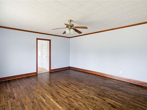 5th image of 5825 Reynolda Rd