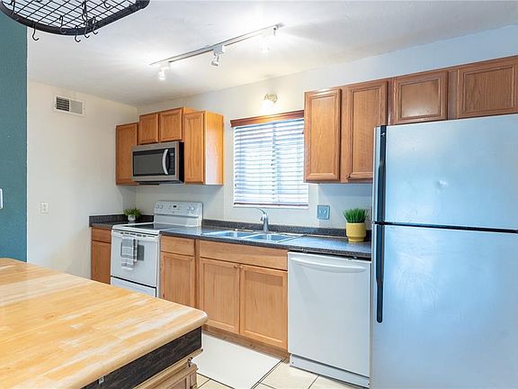 5th image of 507 NW 39th Rd APT 132