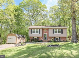704 Candle Ridge Ct, Fredericksburg, VA 22407