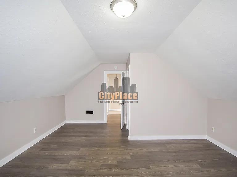 1541 Spruce St — Photo 19