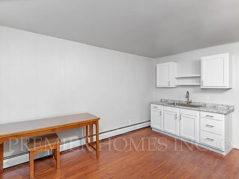 714 S Wooster Ave — Photo 5