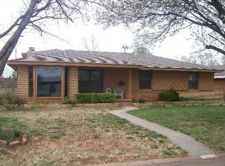 805 Shore Dr, Elk City, OK 73644