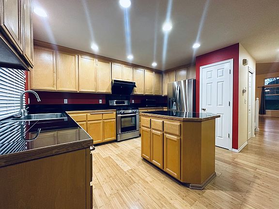 3rd image of 1750 14th Ave NE