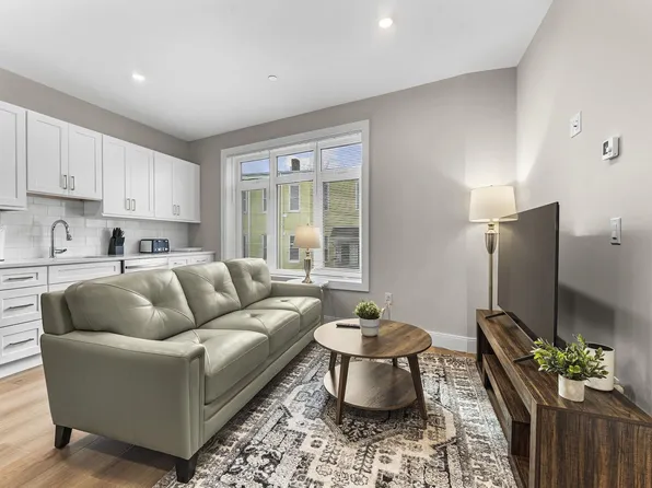 394 McGrath Hwy, Somerville, MA