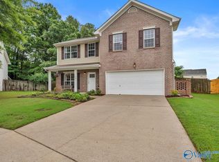 126 Cloverwood Dr SW, Huntsville, AL 35824