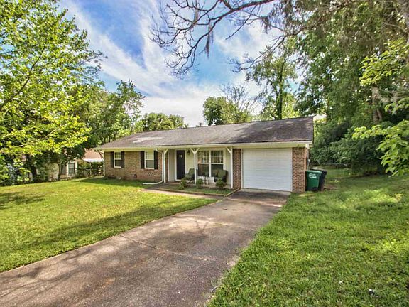3rd image of 2005 Balmoral Ct