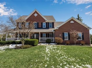 8582 Lakemont Dr, East Amherst, NY