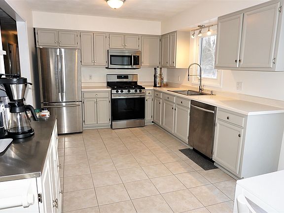 5th image of 22732 Grandeur Ave