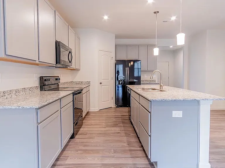 4003 White Pine Ln — Photo 4