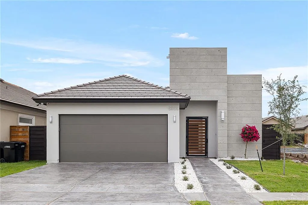 4 bed, 3.5 bath, 2102 sqft, $3,600 — Photo 1